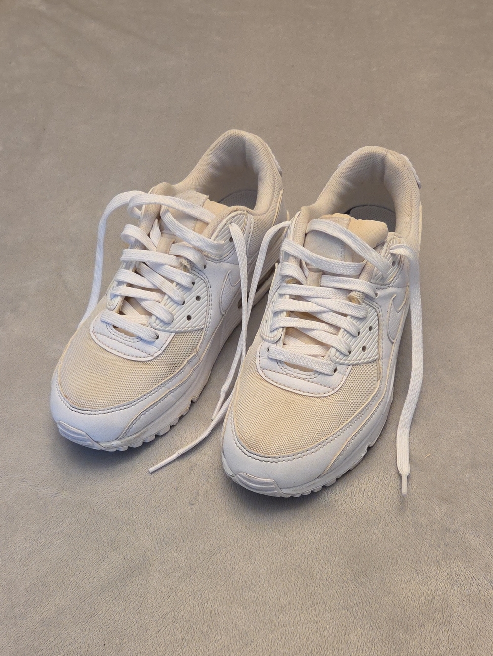 Nike Air Max, Size 8.5, All White